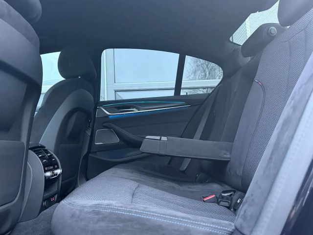 BMW 530 530e M-Sport Sedan