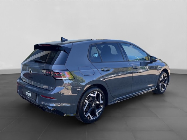 Volkswagen Golf 1.5 eTSI DSG IQ.Drive R-Line