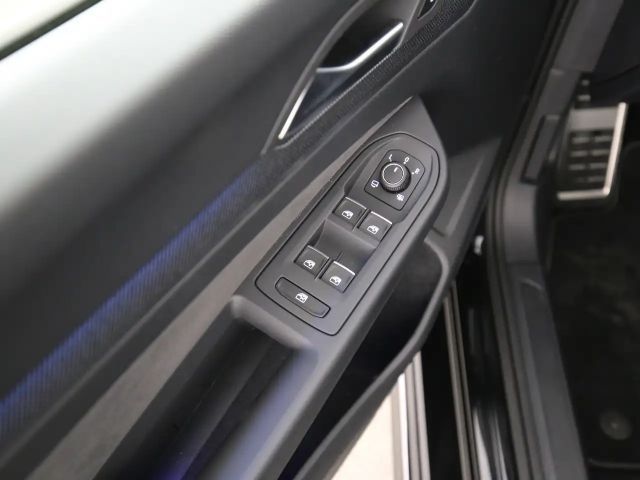 Volkswagen Golf 1.5 TSI DSG Golf VIII R-Line