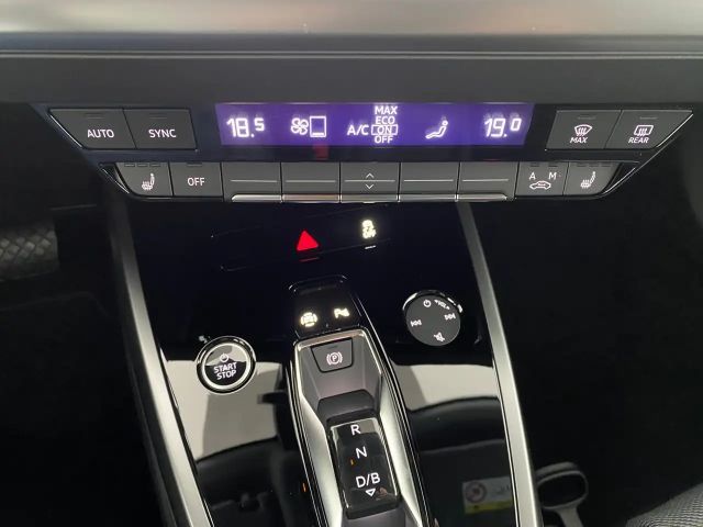 Audi Q4 e-tron Audi Q4 45 e-tron