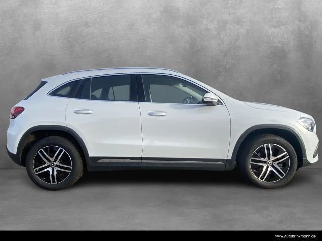 Mercedes-Benz GLA 200 Progressive