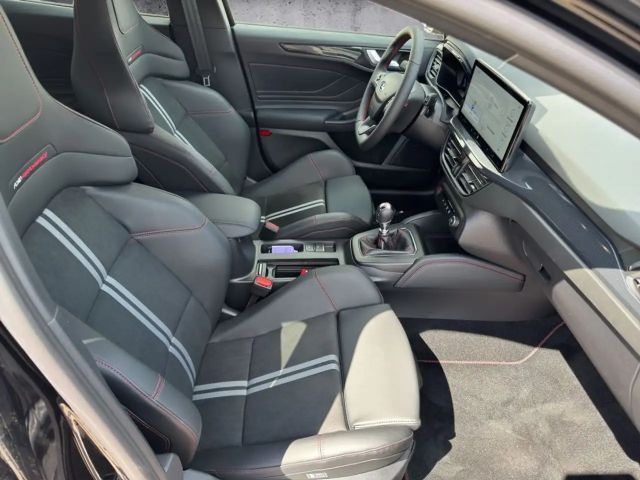 Ford Focus EcoBoost ST Line