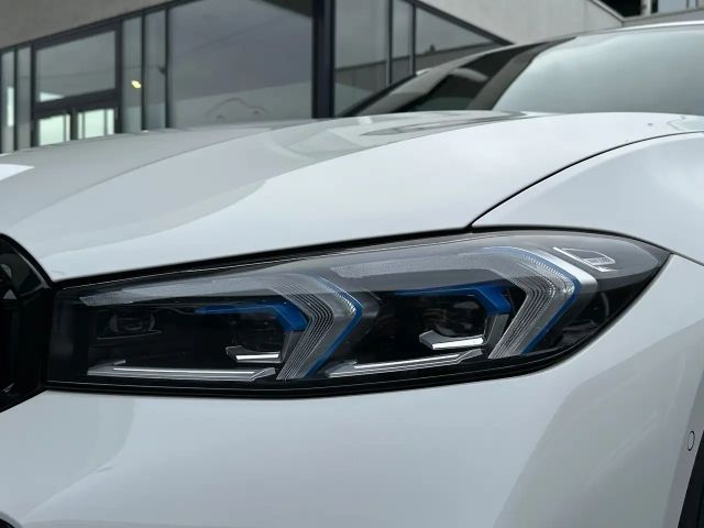 BMW 320 320i M-Sport Sedan xDrive