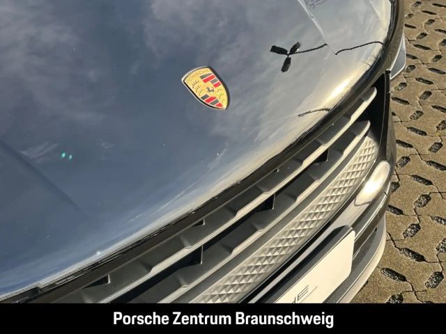 Porsche Macan BOSE Luftfederung 20-Zoll Panoramadach LED