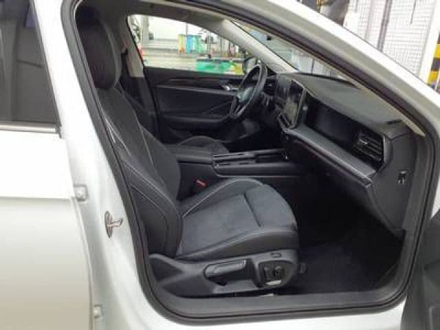 Volkswagen Passat 1.5 eTSI Business DSG Variant