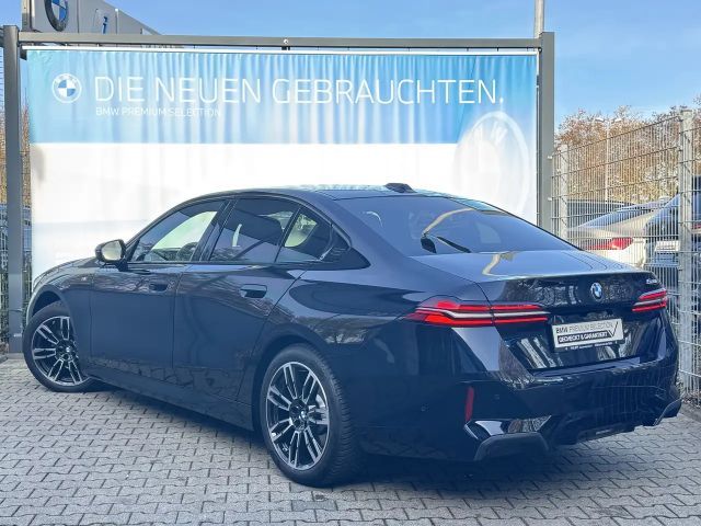 BMW 520 520i M-Sport Sedan