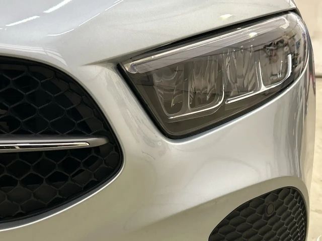 Mercedes-Benz A 180 A 180 d Hatchback