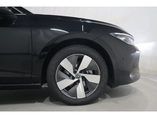 Volkswagen Passat 1.5 eTSI Business DSG Variant