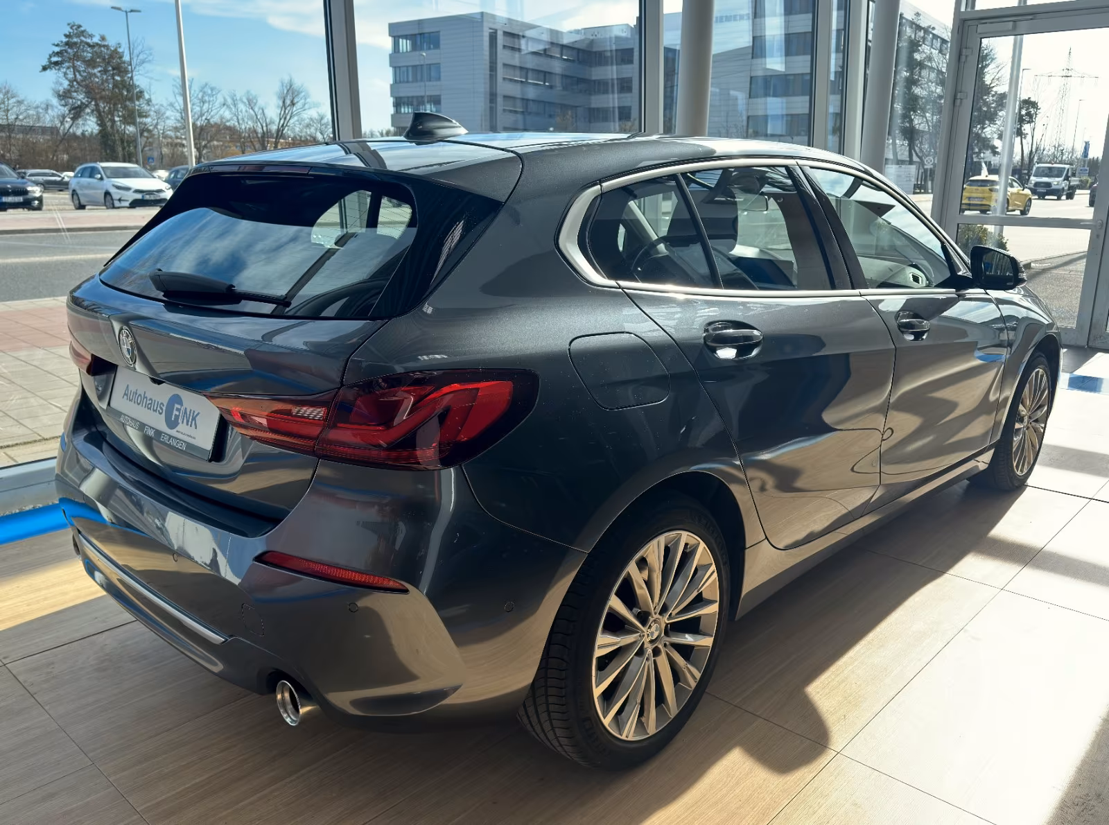 BMW 118 118d Luxury Line Sedan