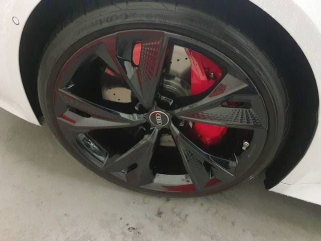 Audi A6 e-tron Avant Performance Quattro