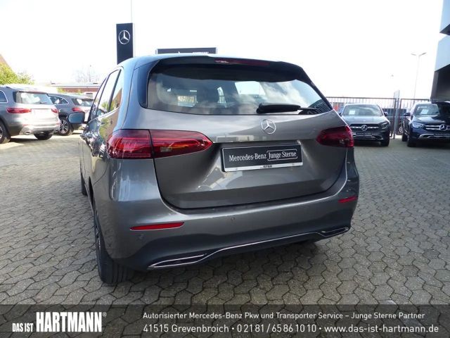 Mercedes-Benz B 200 Progressive Sedan