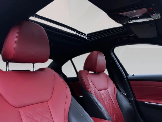 BMW 320 320i M-Sport Sedan