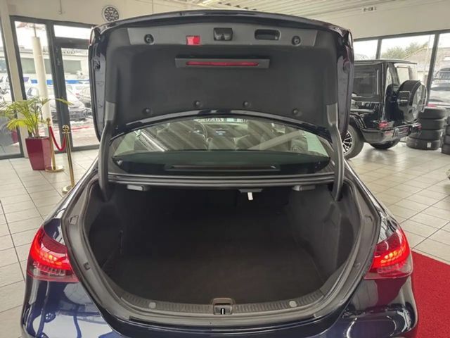 Mercedes-Benz E 220 AVANTGARDE E 220 d Sedan