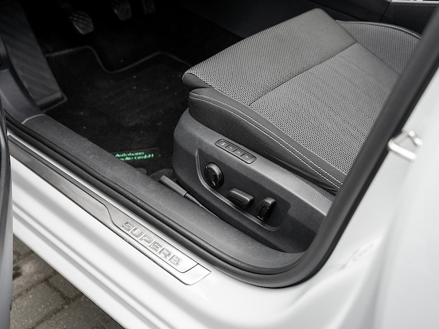 Skoda Superb 2.0 TDI Combi Style Style