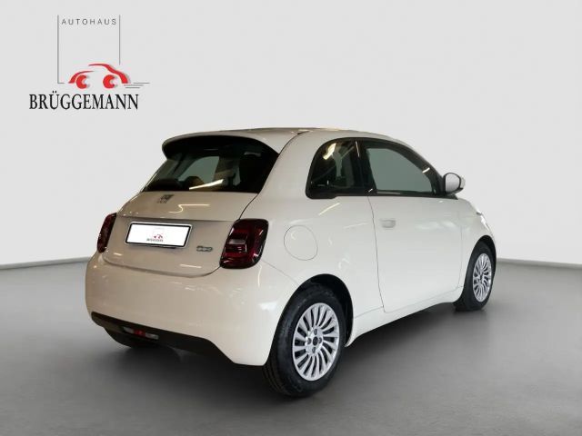 Fiat 500e + Radio- & Winterpaket