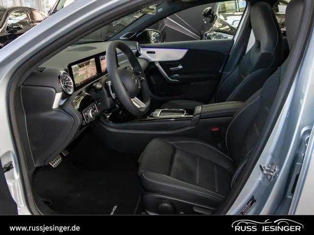 Mercedes-Benz A 220 4MATIC AMG Line