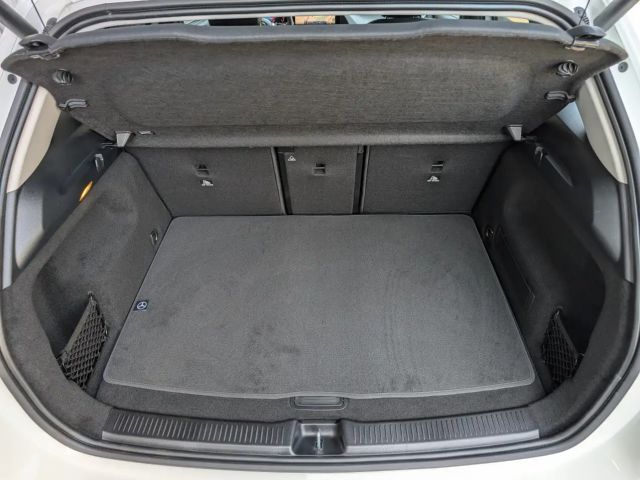 Mercedes-Benz B 180 Progressive Sedan