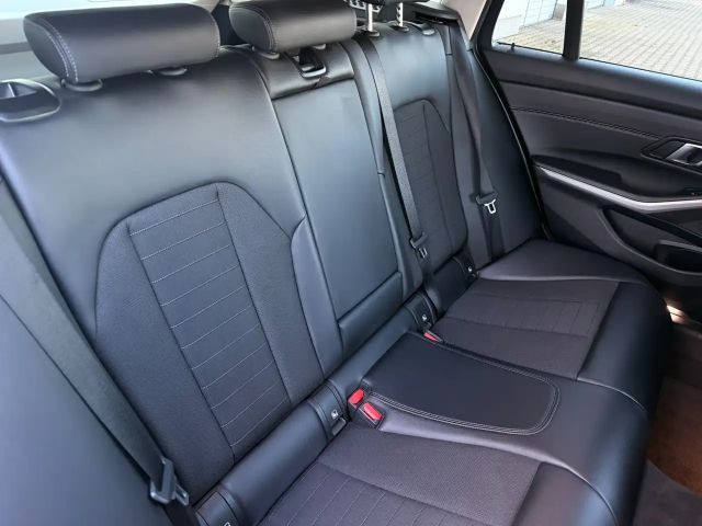 BMW 320 320d Touring xDrive