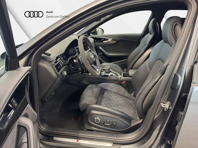 Audi RS4 Avant Quattro