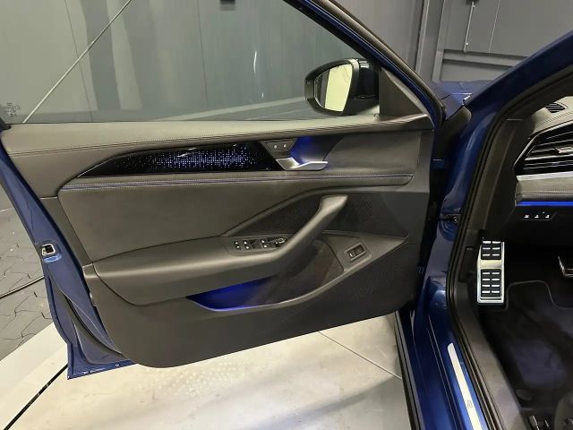 Volkswagen Passat 4Motion R-Line Style Variant