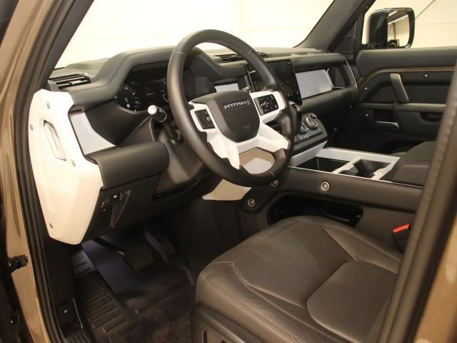 Land Rover Defender D300 Dynamic HSE