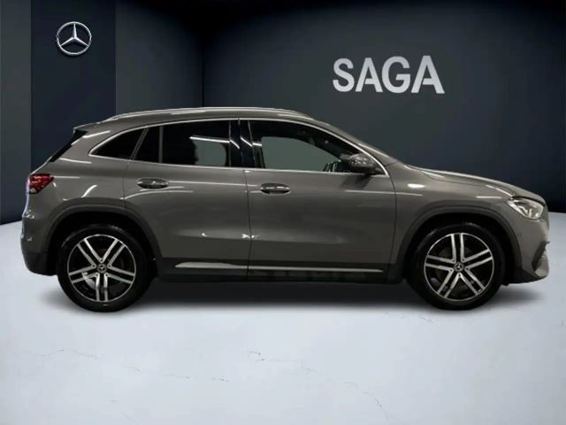 Mercedes-Benz GLA 200 AMG Line GLA 200 d