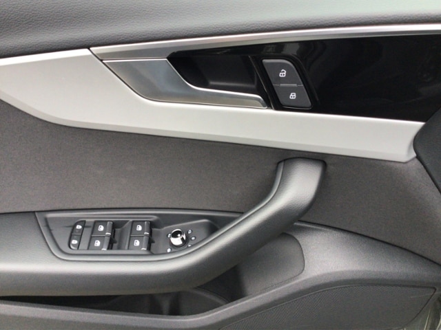 Audi A4 30 TDI Avant S-Line S-Tronic