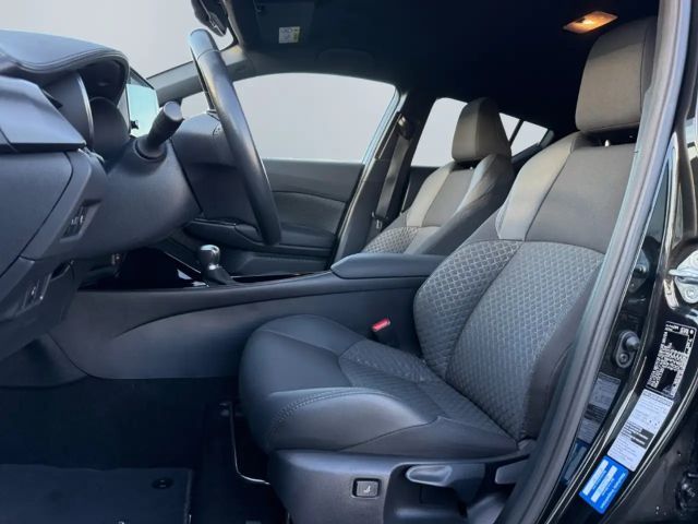 Toyota C-HR Hybride Team D