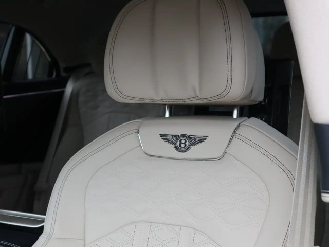 Bentley Flying Spur Hybrid V8