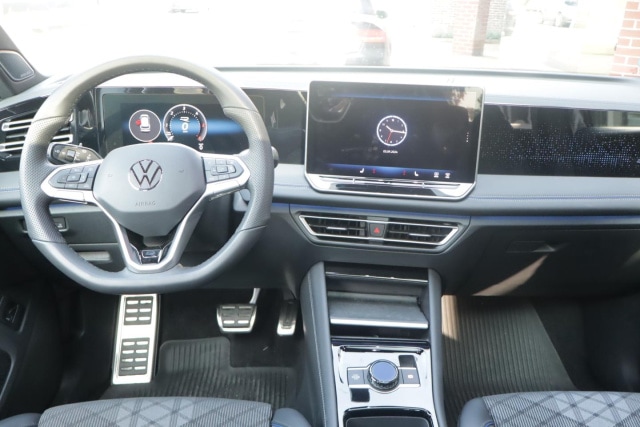 Volkswagen Tiguan Tiguan 2.0 TDI R-Line Pano AHK Harman Kardon IQ
