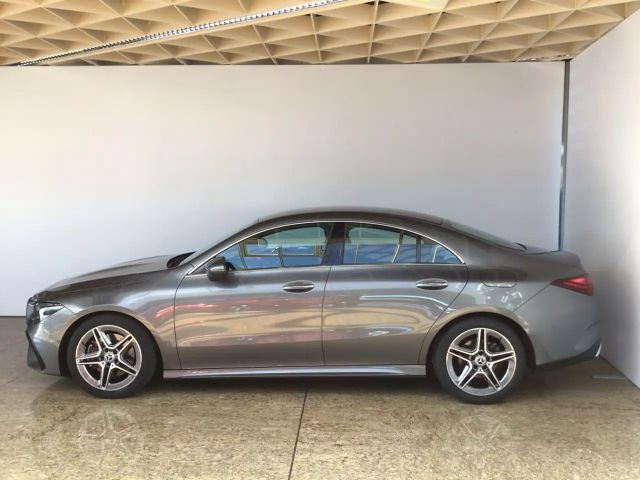 Mercedes-Benz CLA 200 AMG Line Coupé