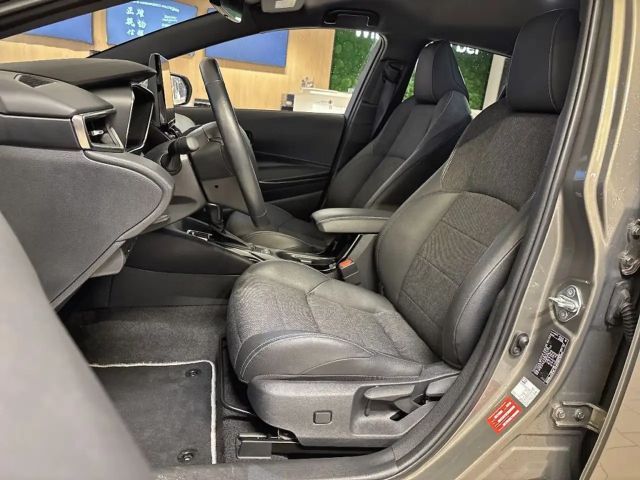 Toyota Corolla Hybride Team D