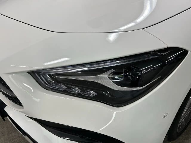 Mercedes-Benz CLA 180 AMG Line Coupé