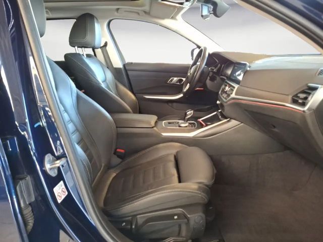 BMW 320 320d Luxury Line Touring xDrive