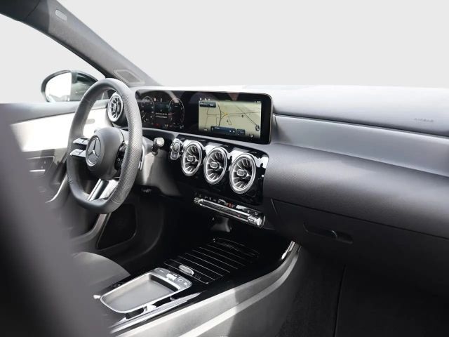 Mercedes-Benz A 200 AMG Line