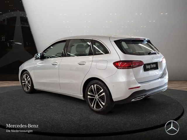 Mercedes-Benz B 200 Progressive Sedan