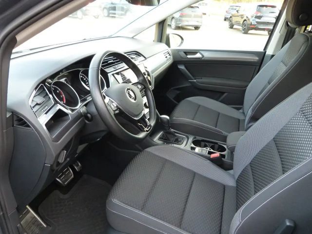 Volkswagen Touran 1.5 TSI DSG