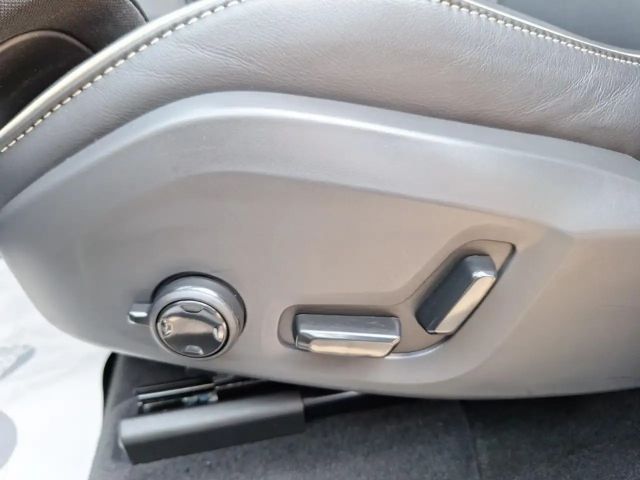 Volvo XC60 Dark Plus