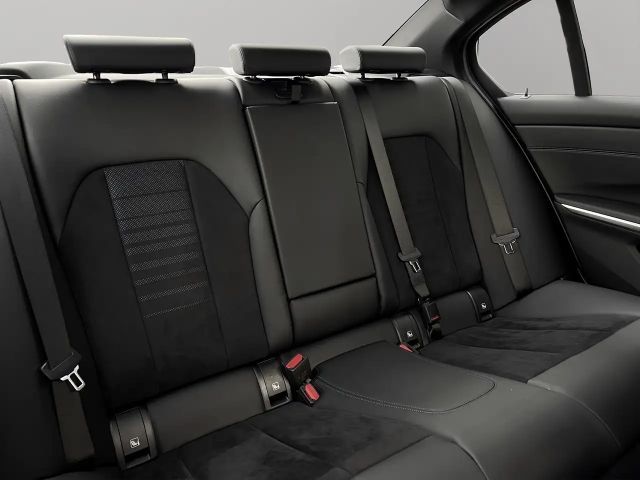 BMW 330 330i M-Sport Sedan xDrive