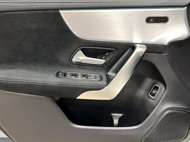 Mercedes-Benz A 250 A 250 e AMG Line