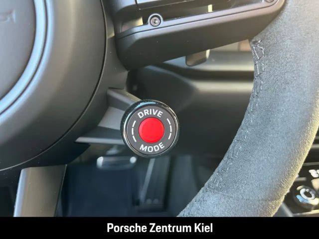 Porsche 992 4 Coupé GTS Targa