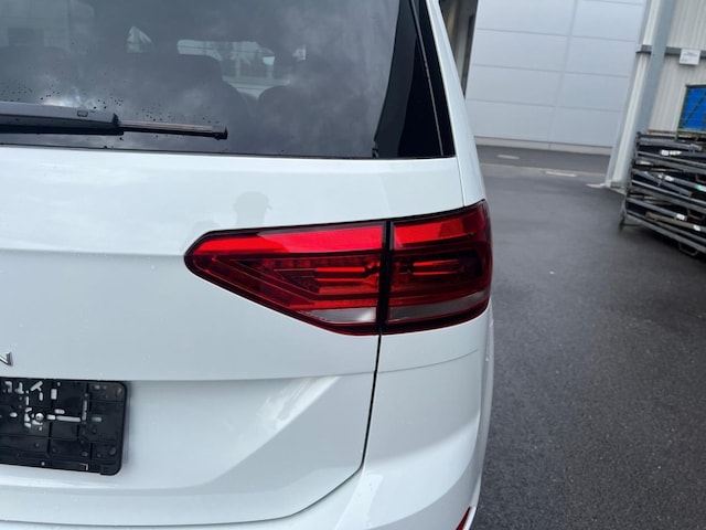 Volkswagen Touran 1.5 TSI DSG R-Line