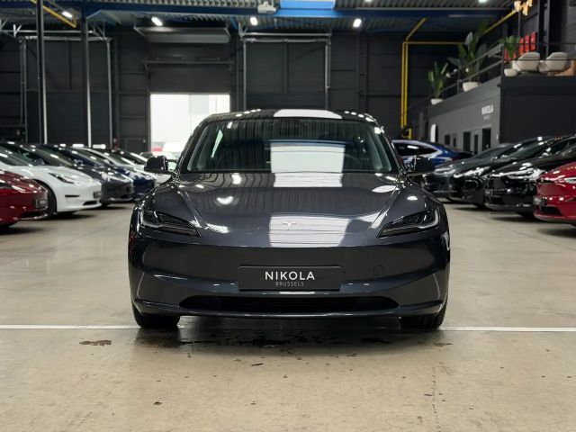 Tesla Model 3 AWD Long Range