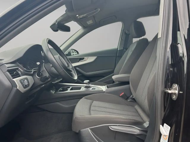 Audi A4 30 TDI Avant