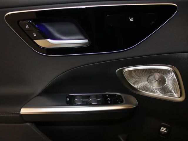 Mercedes-Benz C 180 AVANTGARDE Sedan