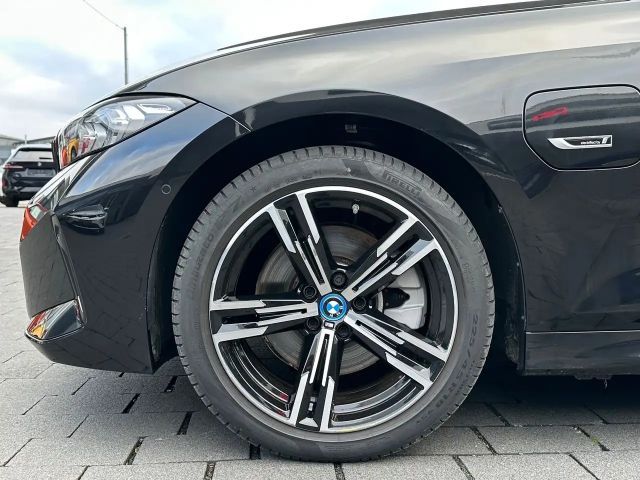 BMW 330 330e M-Sport Touring
