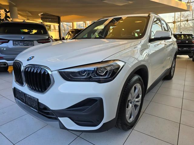 BMW X1 25e Hybrid Allrad A. neuwertiger Zustand -8.400 km