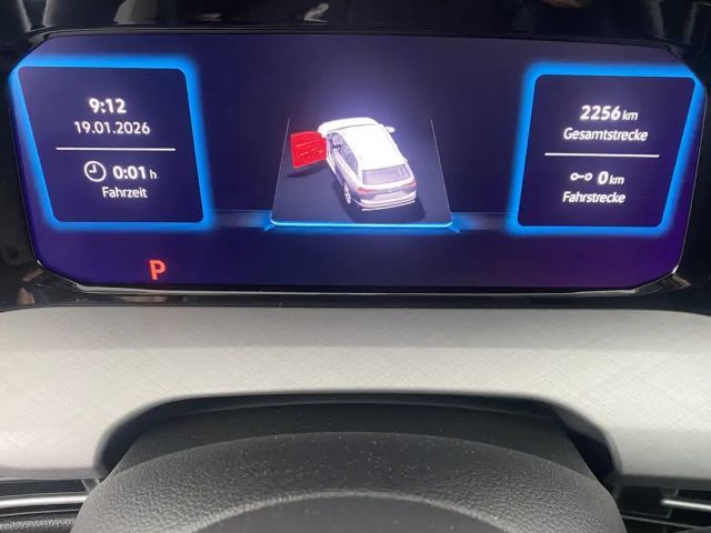 Volkswagen Golf Business DSG Variant