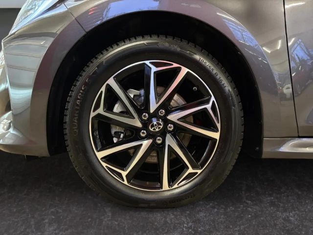 Toyota Yaris Hatchback Hybride Team D