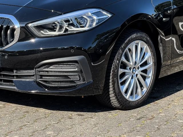 BMW 118 118i Sedan
